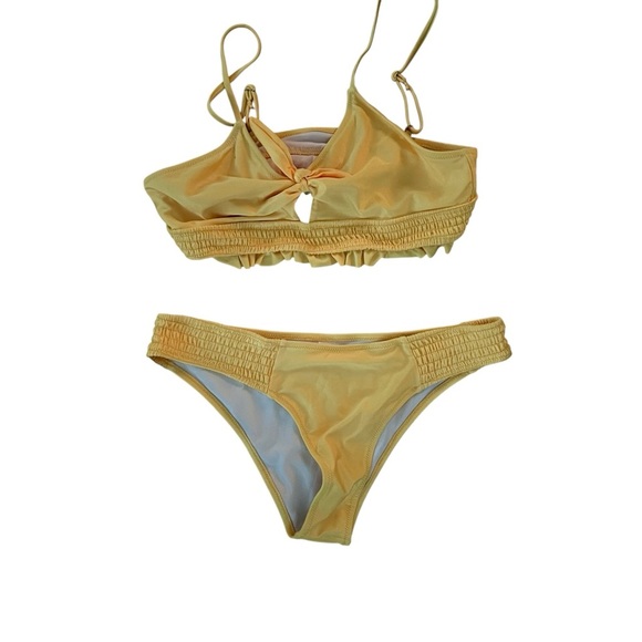 15 pieces total that can be Mix and Match Bikinis size L - Picture 4 of 10